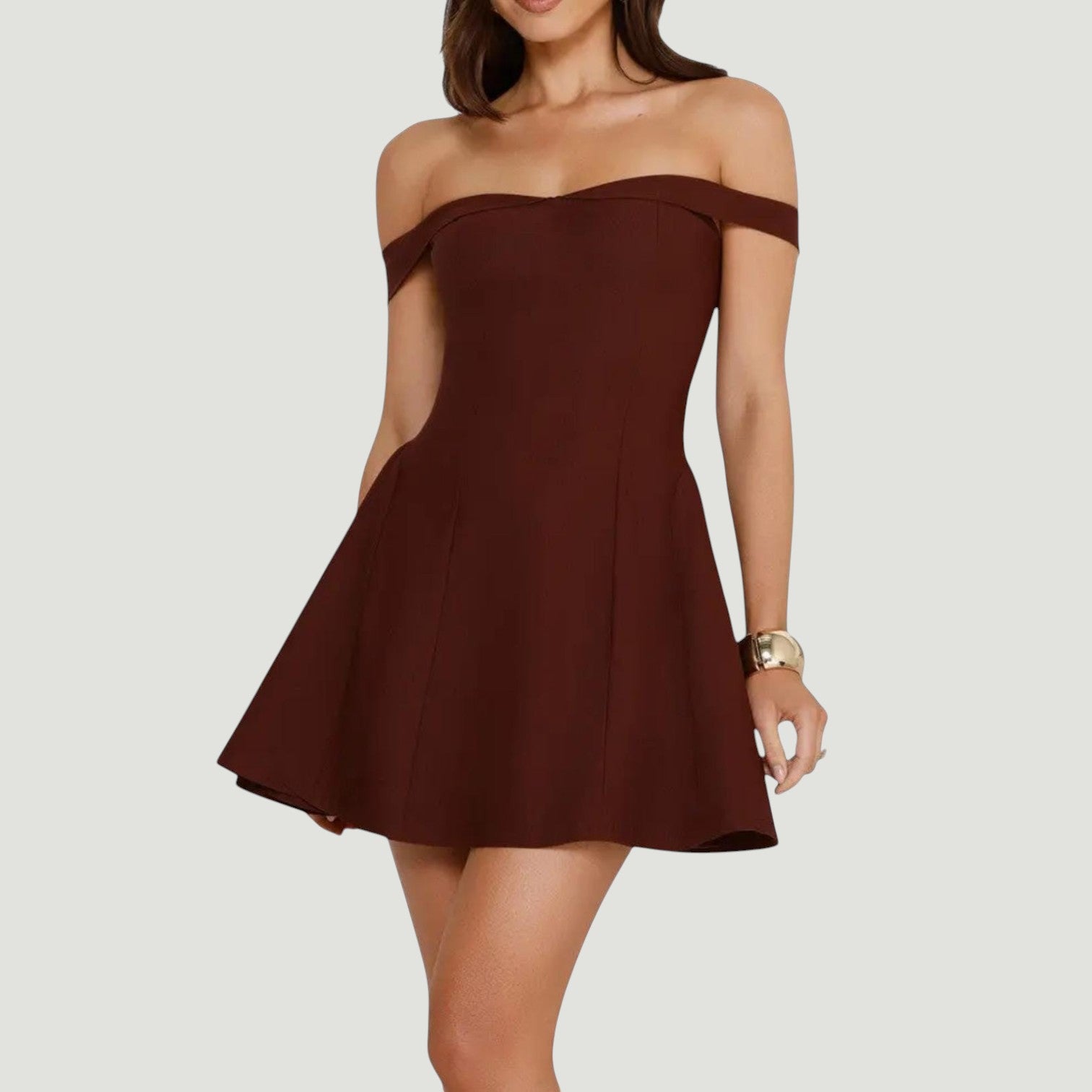Vestido Corto Hombros Descubiertos Ajustado