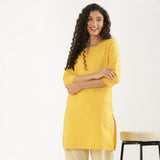 Vestido Corto Escote V Manga Tres Cuartos