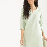 Vestido Corto Escote V Manga Tres Cuartos