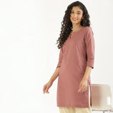 Vestido Corto Escote V Manga Tres Cuartos